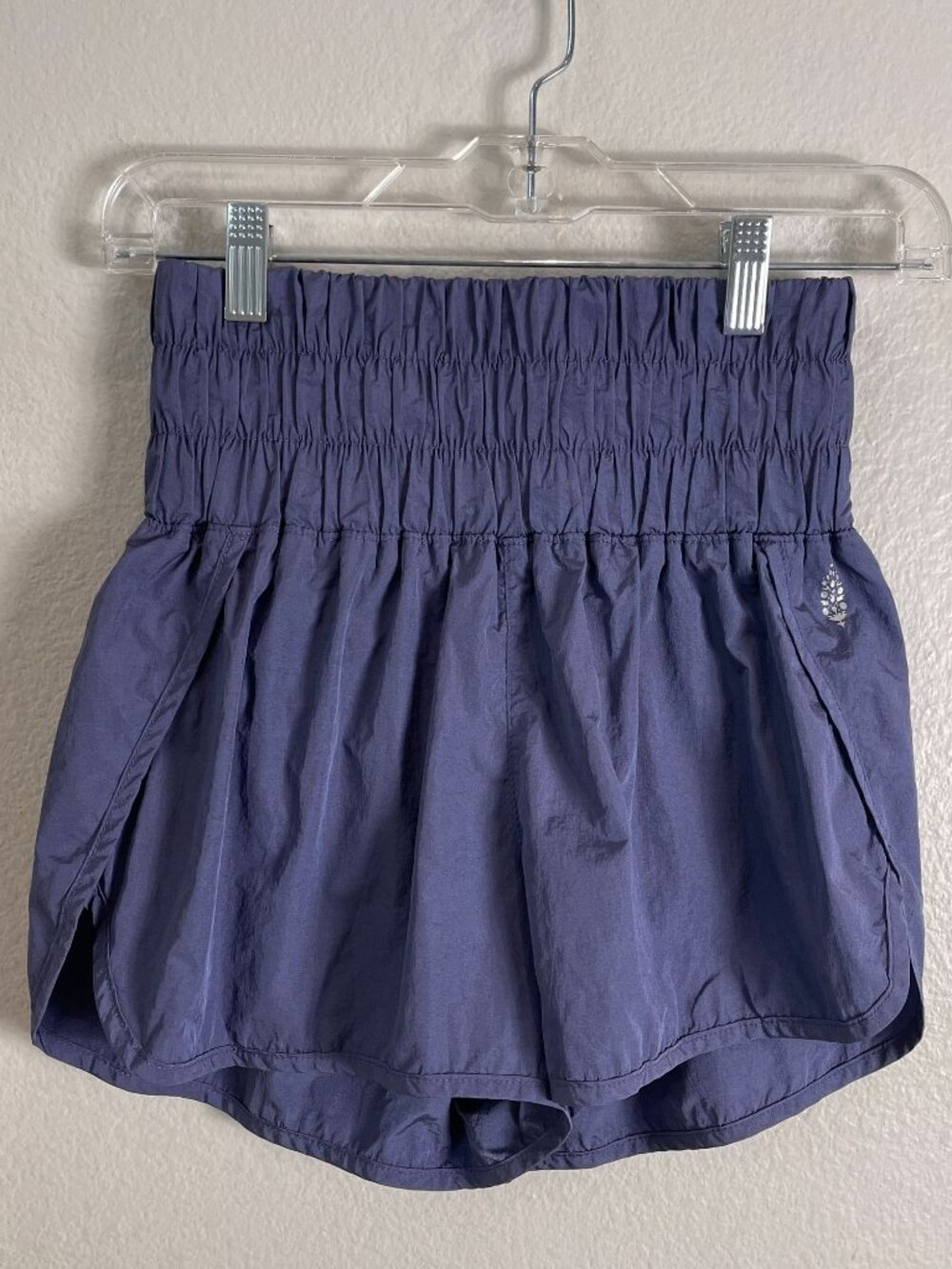 Free People Movement Womens Small Smocked Waist Purple Athletic Shorts Lined‎